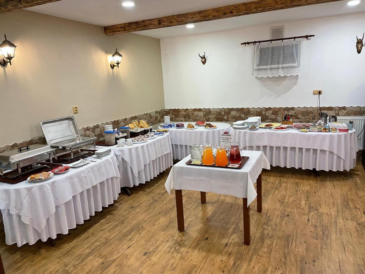 Penzion Samorost Jarosov nad Nezarkou Exterior foto
